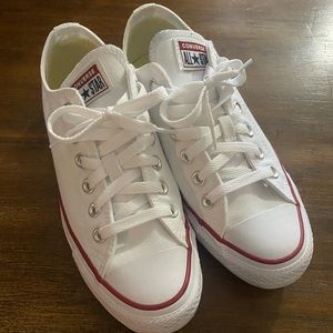 White converse low tops size 7